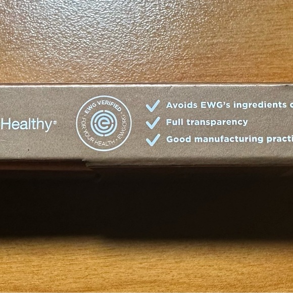 Mineral Fusion Lip Gloss - Captivating Brown - Picture 8 of 9